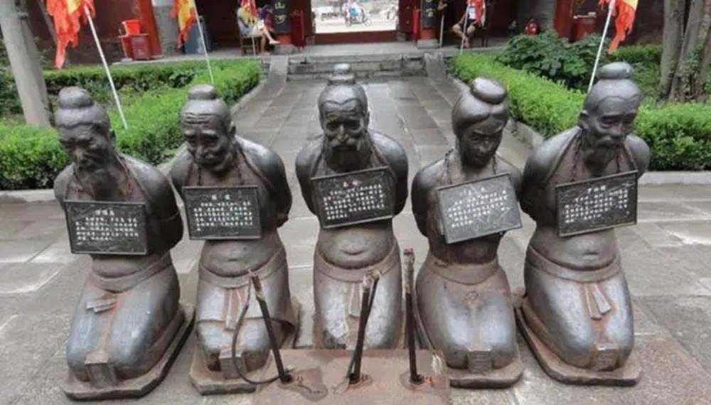 秦桧的"后人",在岳飞坟前作了两句诗,成为名言佳句流传至今_秦大士