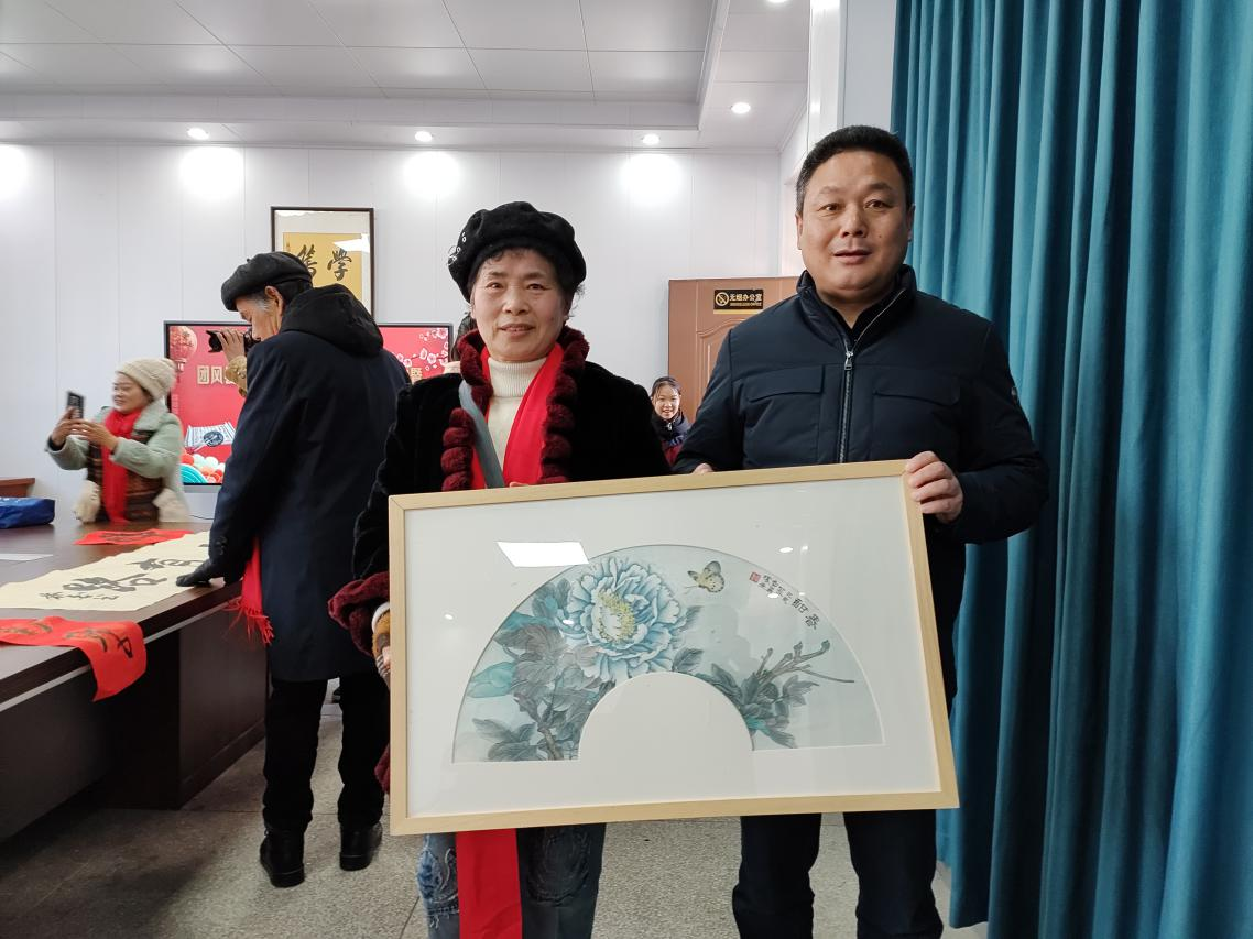 书艺进校翰墨香——记团风县书画协会书画进实验中学活动_书法_中学