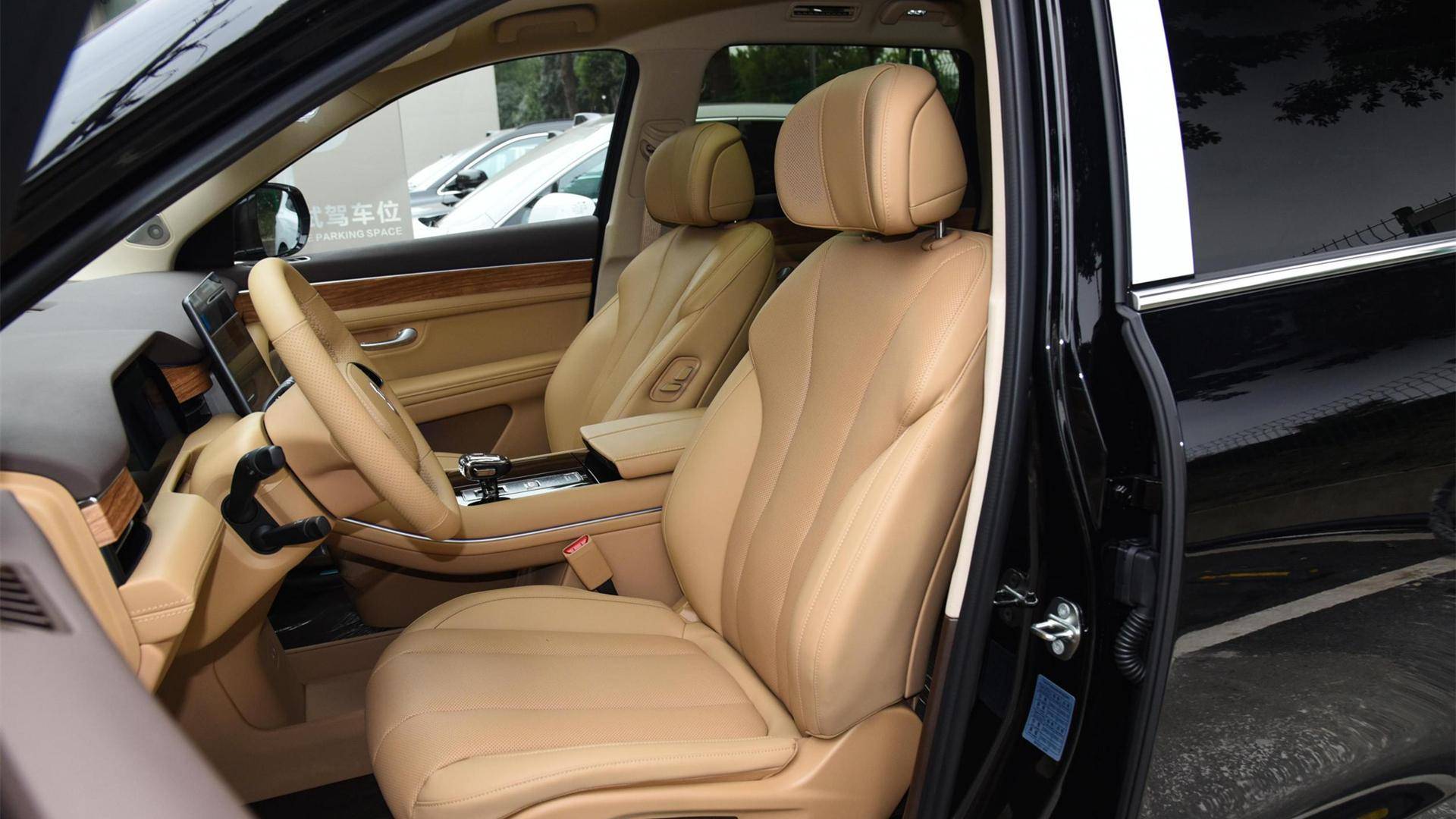 买问界m7最大的难点,要不要花6000元,给车内换个内饰颜色_搜狐汽车