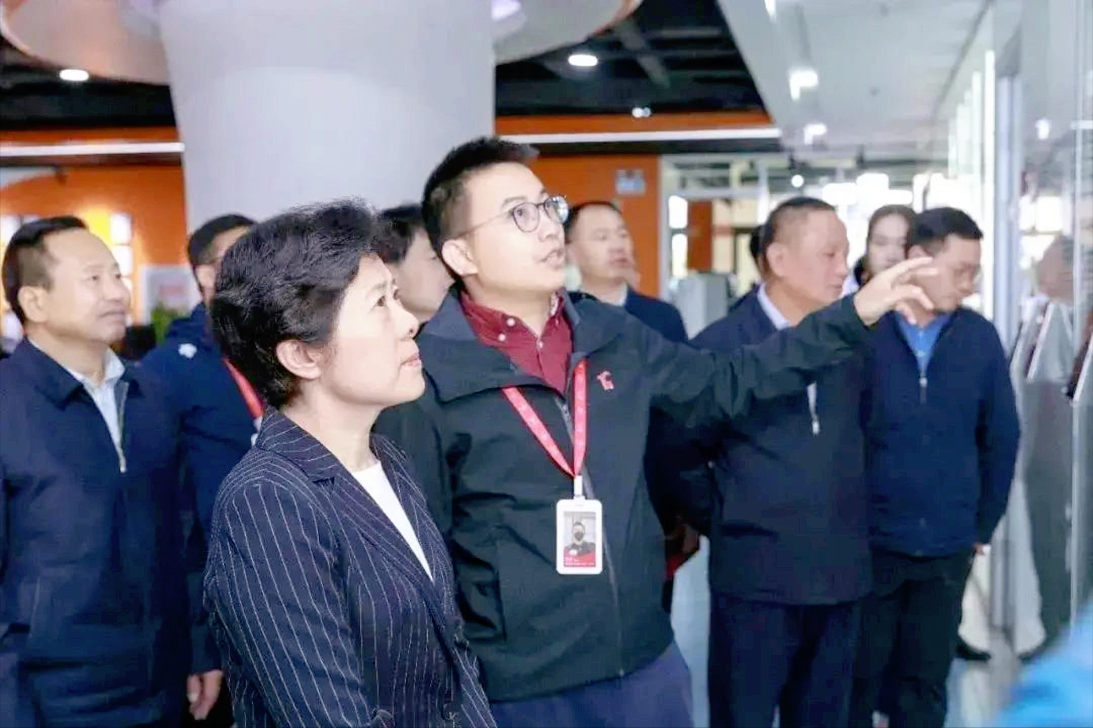 湖南岳阳80后戴跃锋:从2300元到ipo电商大佬,一瓶御泥坊带他飞_水羊