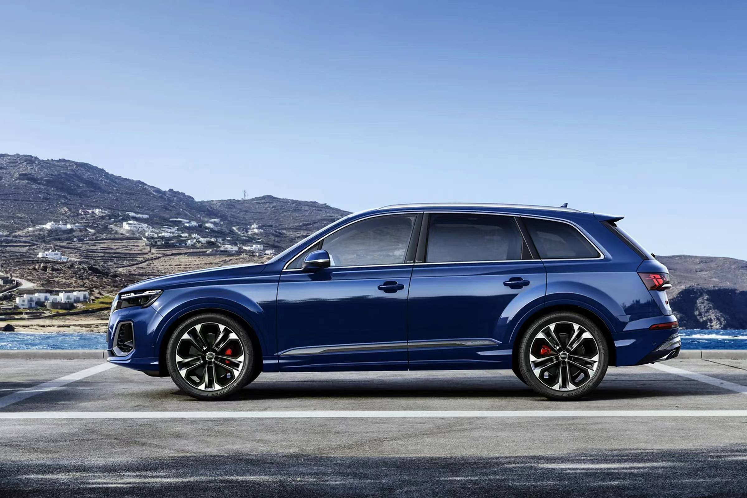 大哥风范一去不复返,新款奥迪q7家族全员眯眯眼