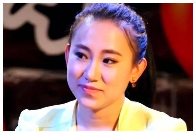 赵本山的徒弟小鹏飞,租了3艘豪华游艇,向王金龙的前妻丫蛋求婚_婚姻