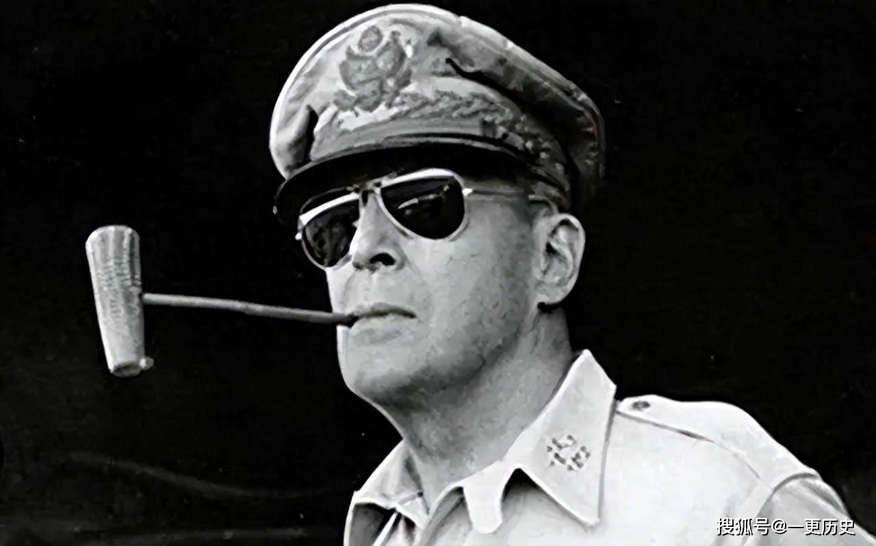 麦克阿瑟在日本六年,到底做了什么?