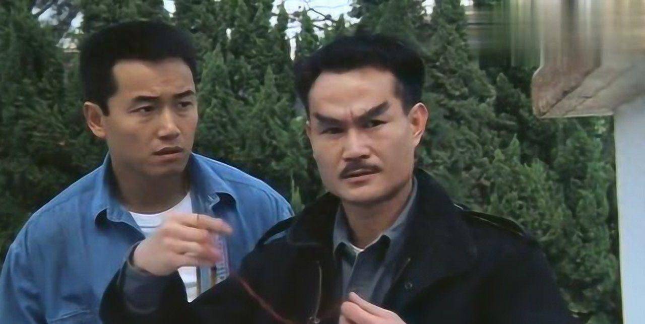 功夫巨星传奇:林正英与李小龙,武道精神永流传的影坛双雄_元华_小时候