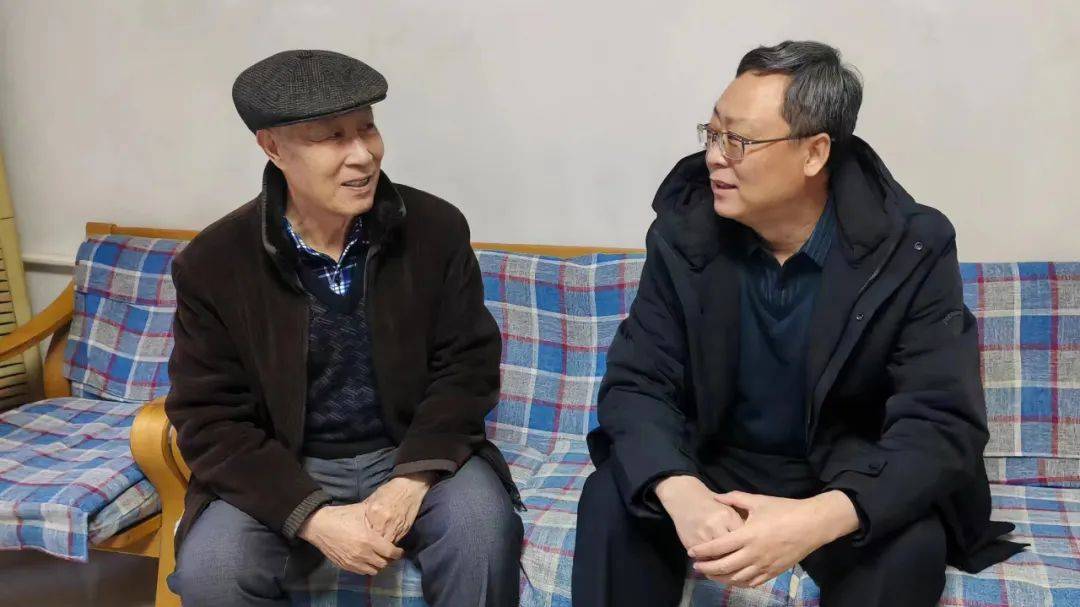 秦皇岛市青龙县检察院党组书记,代理检察长郭建伟走访慰问老党员_检察