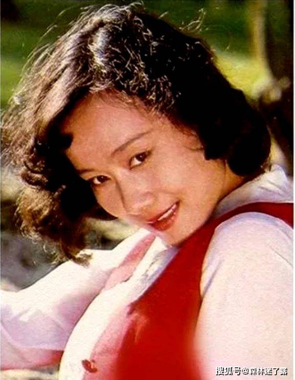 著名演员黄梅莹:命运坎坷,嫁给金鑫后苦尽甘来,恩爱38年生一子_生活