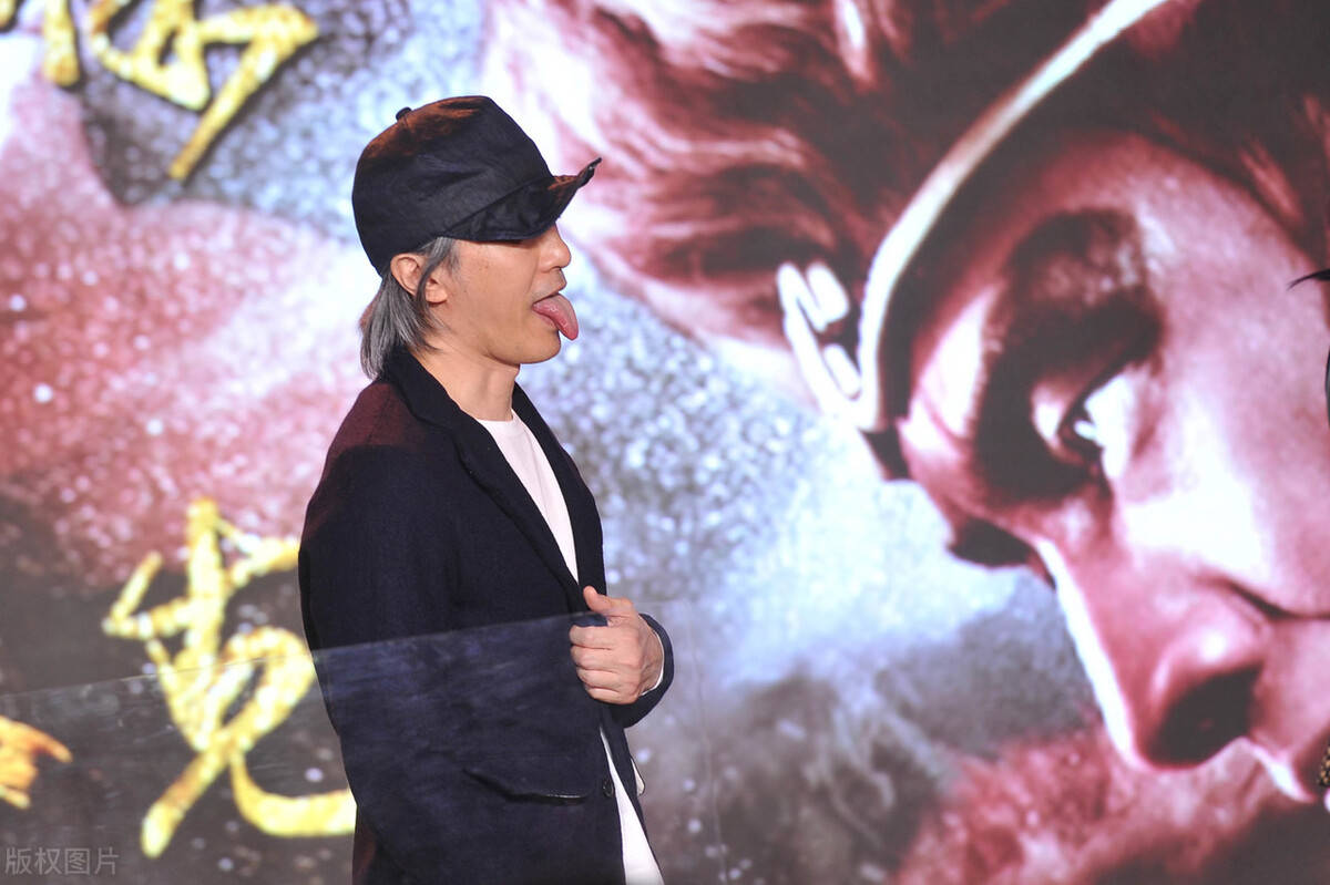 近日,著名导演周星驰通过抖音账号发布视频,宣布自己开设了《九五二七