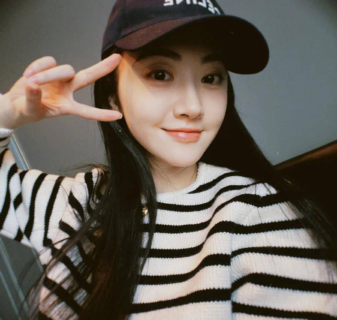 看到照片,不少粉丝表示景甜这"人间富贵花"的外号,可不是白叫的.