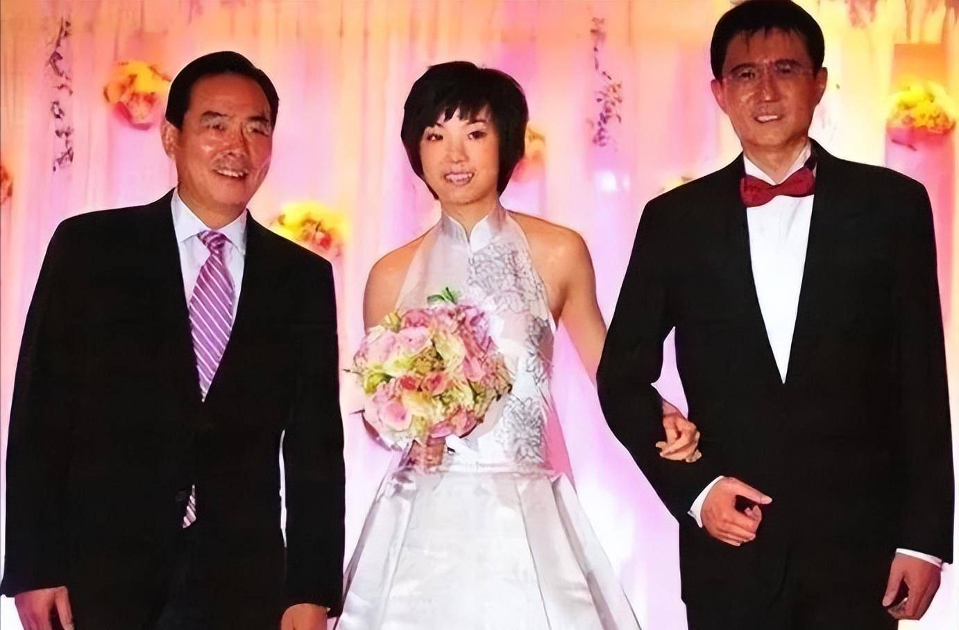 而袁立却在和徐威分手之后,不管是事业,还是感情,都不太顺利.