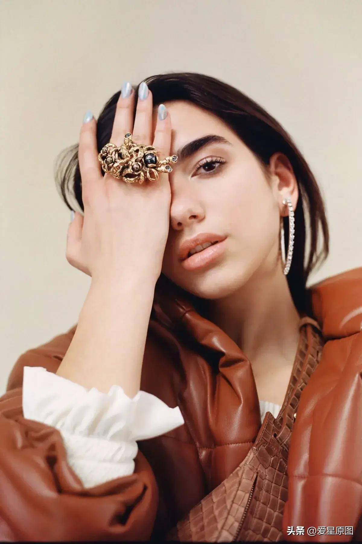 英国超模-杜阿·利帕(dualipa)写真合图_图片_文章
