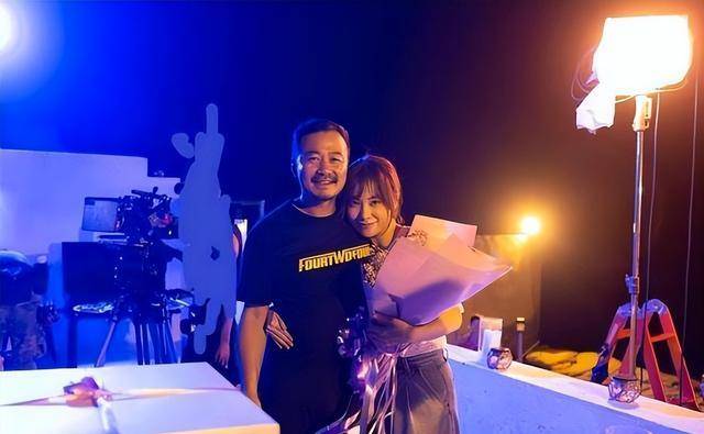 46岁的"黄菲"钱莹,父亲和丈夫都是湖南人,她也离开了广东多年_钱英