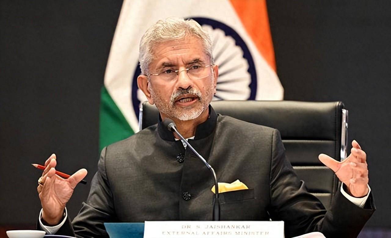 邻国开始向东看后,印外长喊话,不应怕中国,印度有能力与其竞争_苏杰