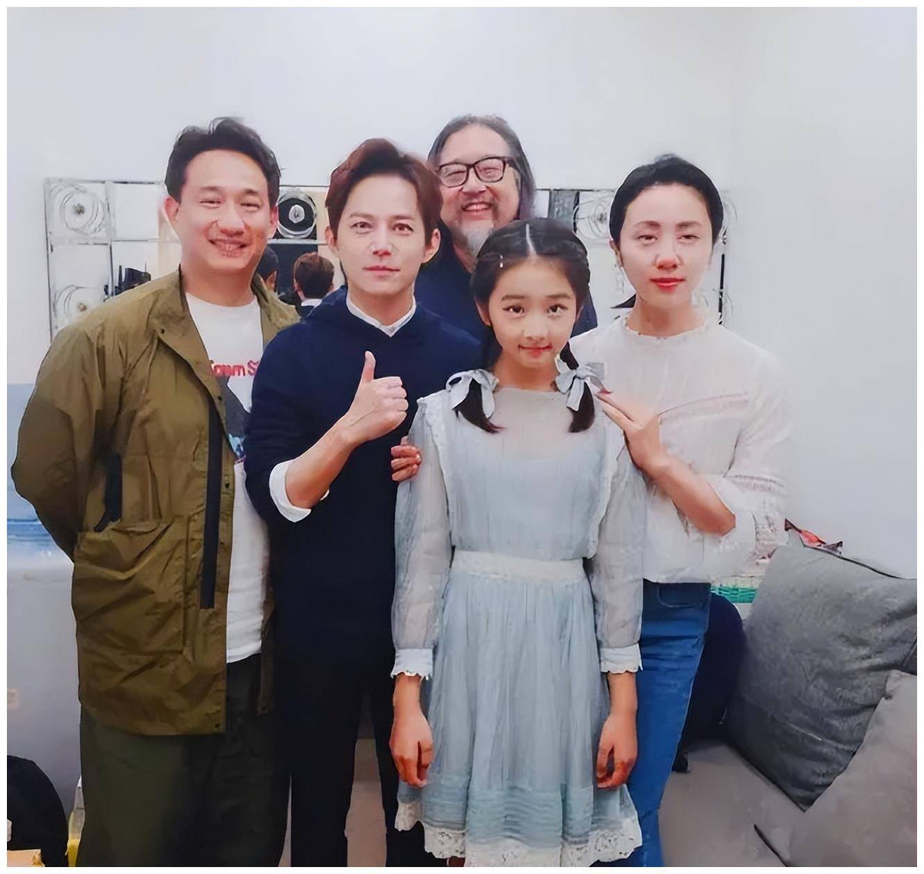 17岁黄多多出道了,网曝《人鱼》女一将她出演,搭档王一博_网友_本人