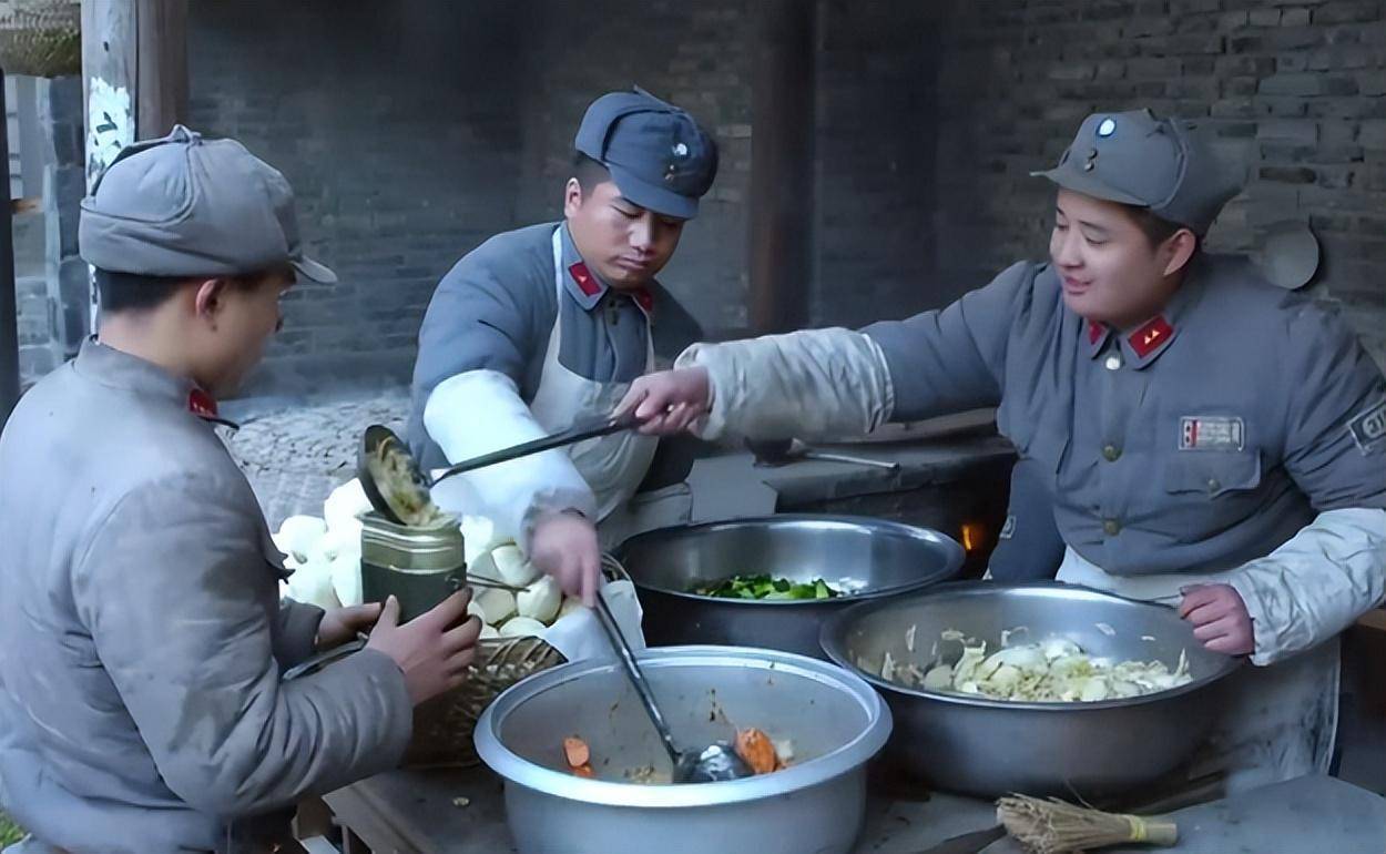 抗日神剧中的离谱情节:八路军的豪华伙食