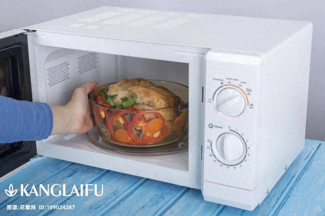 微波炉加热辣椒,结果整栋公寓被疏散了……微波炉可不能乱用!