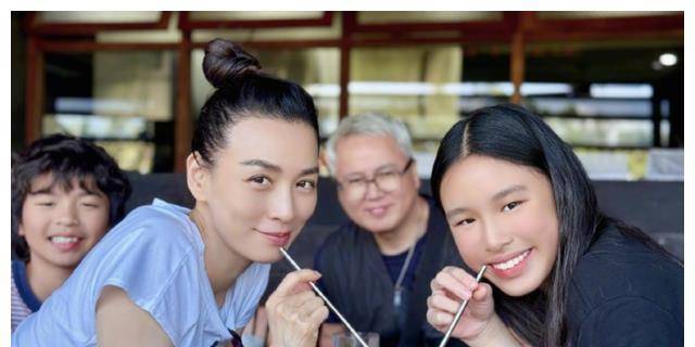 张庭中介出面打脸,否认买迪拜豪宅!网友质疑其转移财产?