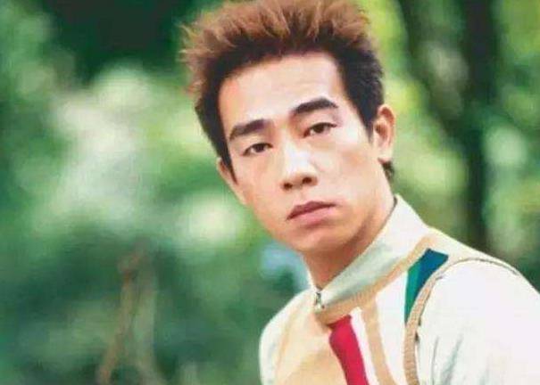 陈小春:用尽毕生找不回被3000元卖掉的亲弟弟,身价上