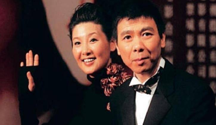 容忍丈夫找小三,屡遭背叛却不离婚,徐帆的聪明或许你