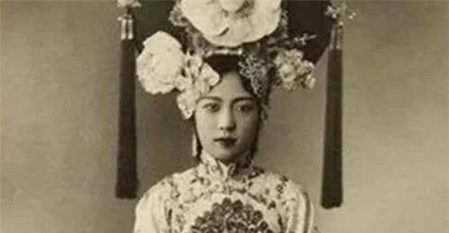她是溥仪的亲妹妹,低调活到83岁,临终前却道出1件皇家丑闻_生活_清朝_