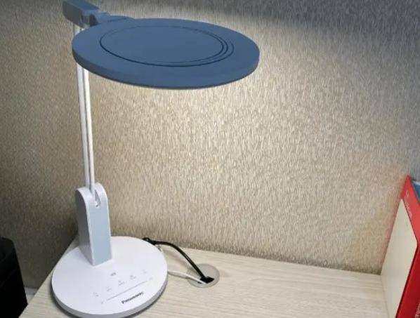 护眼台灯国家aa好还是aaa好?符合国家标准照度等级的护眼台灯推荐