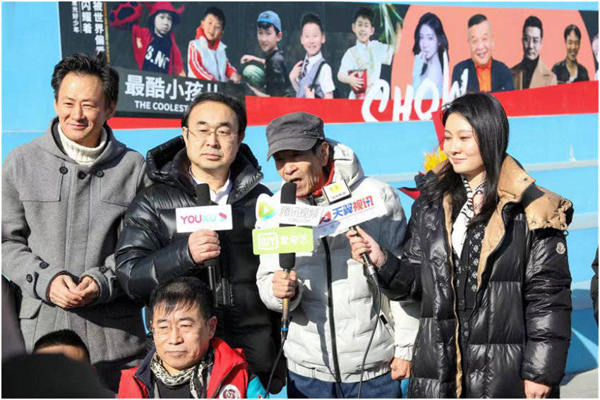 翁建平《星光好少年》剧组总导演:马良 著名编剧:廉春明 编剧:刘京 黄