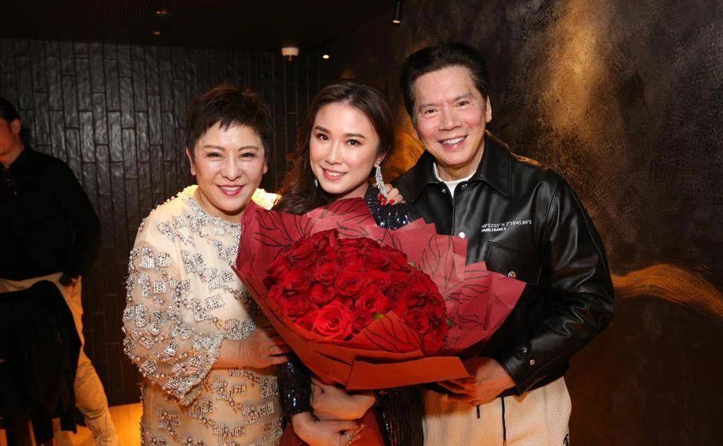 去年李丞责的生日,大美人关之琳,黎诺懿夫妇,陈茵媺,周丽淇,汪诗诗都