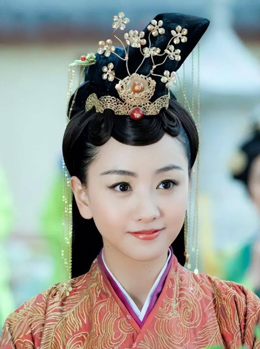 "最懒女星"杨蓉演戏当兼职,颁奖也不去,出道16年从不缺戏拍_陈晓和