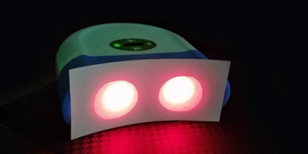 视力_红光_眼镜