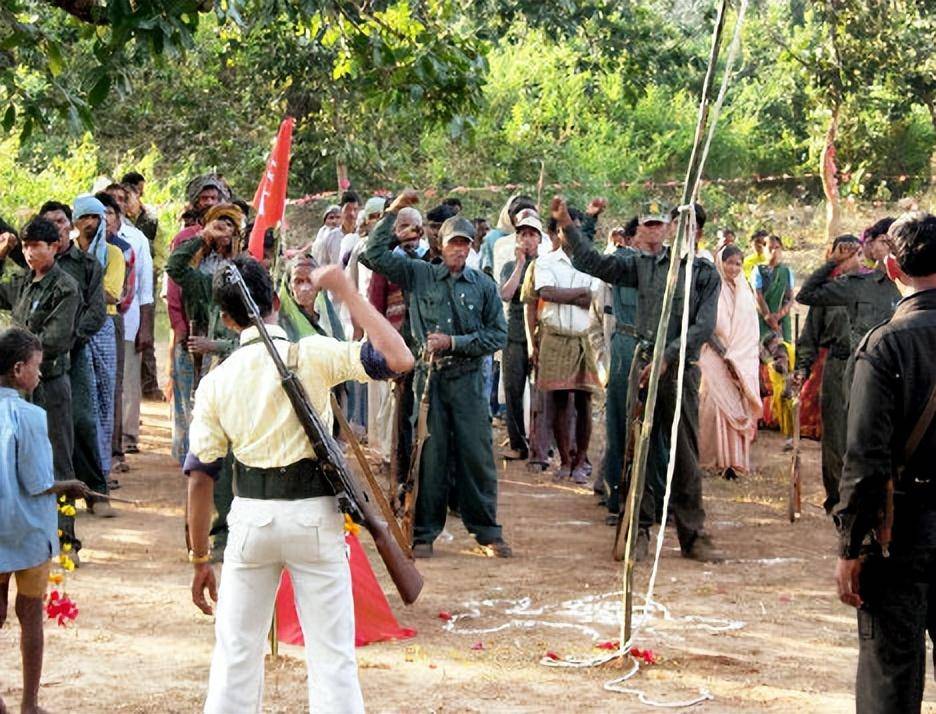 印度国内枪声四起,揭竿而起的游击队,正在往中印边境方向进军_安全