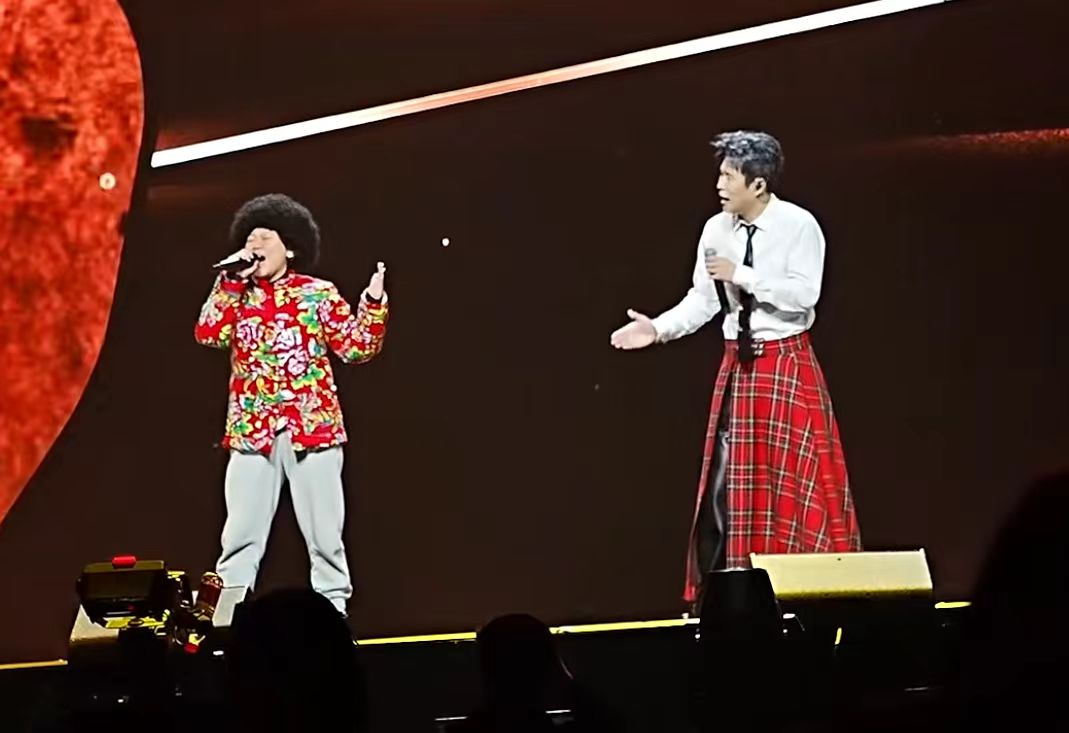 小沈阳夫妇演唱会飙高音好震撼!想给观众包饺子吃!