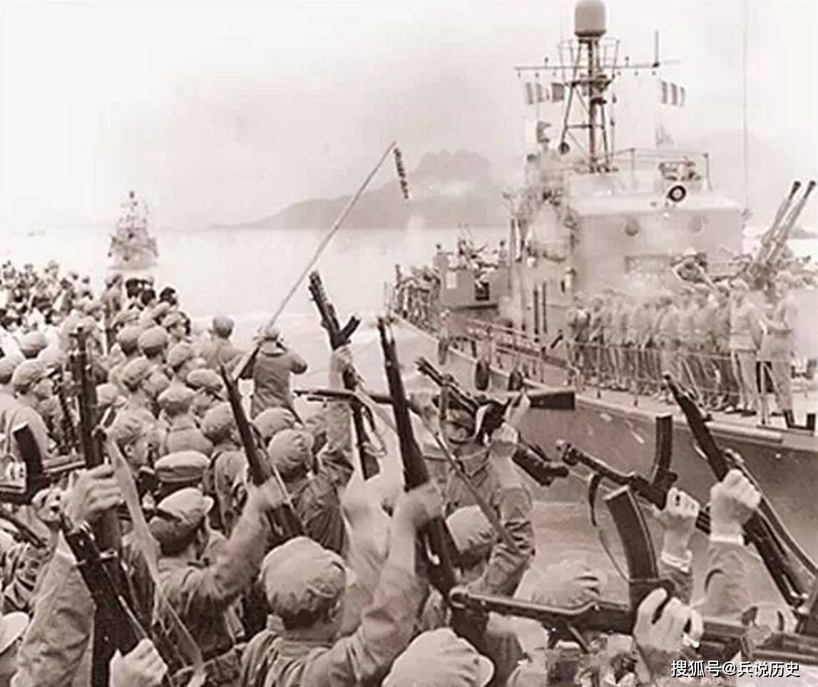 1965年8月6日,我海军鱼雷艇11艘,护卫艇4艘,一举击沉敌向福建南部运送