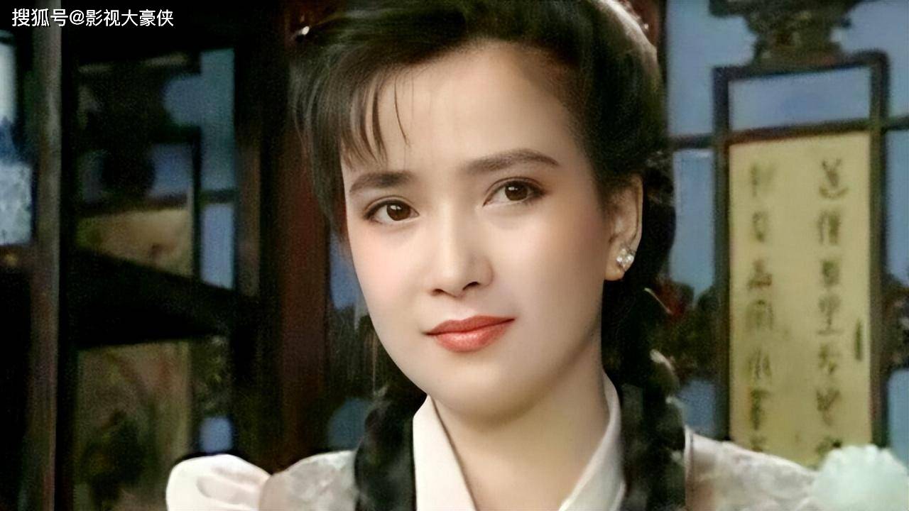 看了60岁何晴的老年状态,90年代古装第一美人果然名不虚传_杨洁_角色
