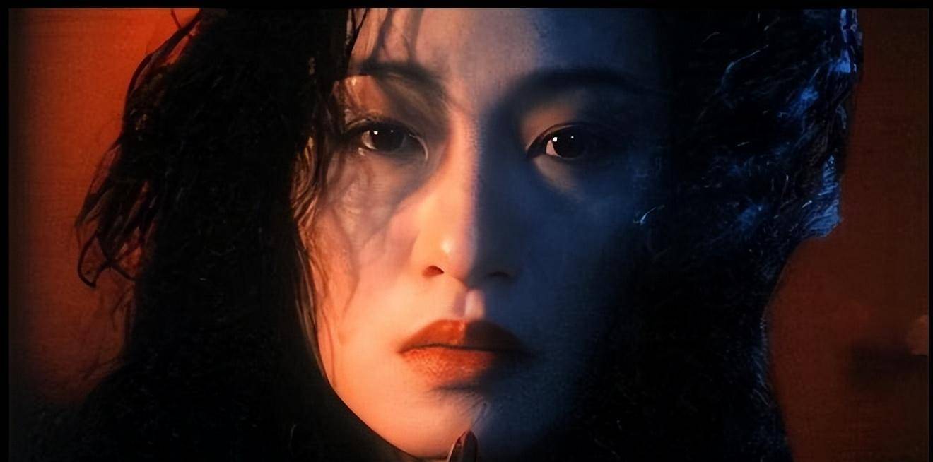 香港"一代鬼后":被童年毁了半生,酗酒自杀,丈夫为她散尽家财_王小凤