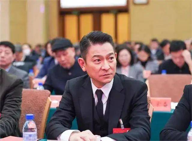 北京这一夜:江湖地位,人情冷暖,都在刘德华身上体现得淋漓尽致_陈道明