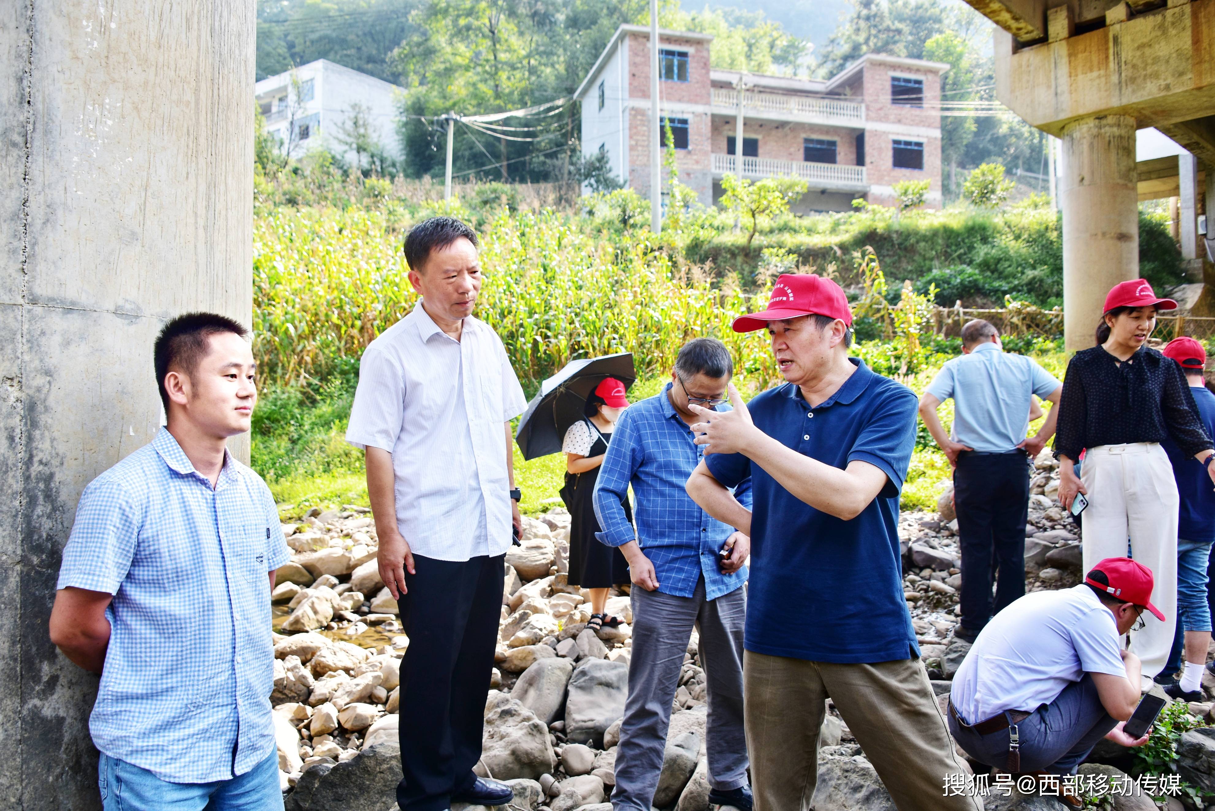 专家委员会委员,聘请杨君兴教授为专家委员会主任委员,聘请刘焕章教授