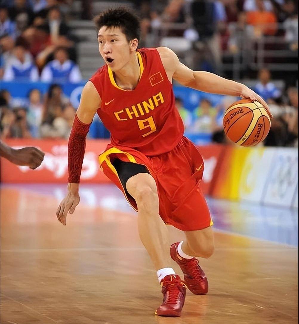 如今,国内的cba比赛,也随着这些篮球运动员响亮的名声逐渐崛起,但是与