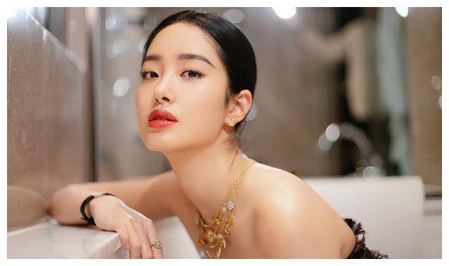 杨巡前女友意外垫底!_气质_杨采钰_剧中