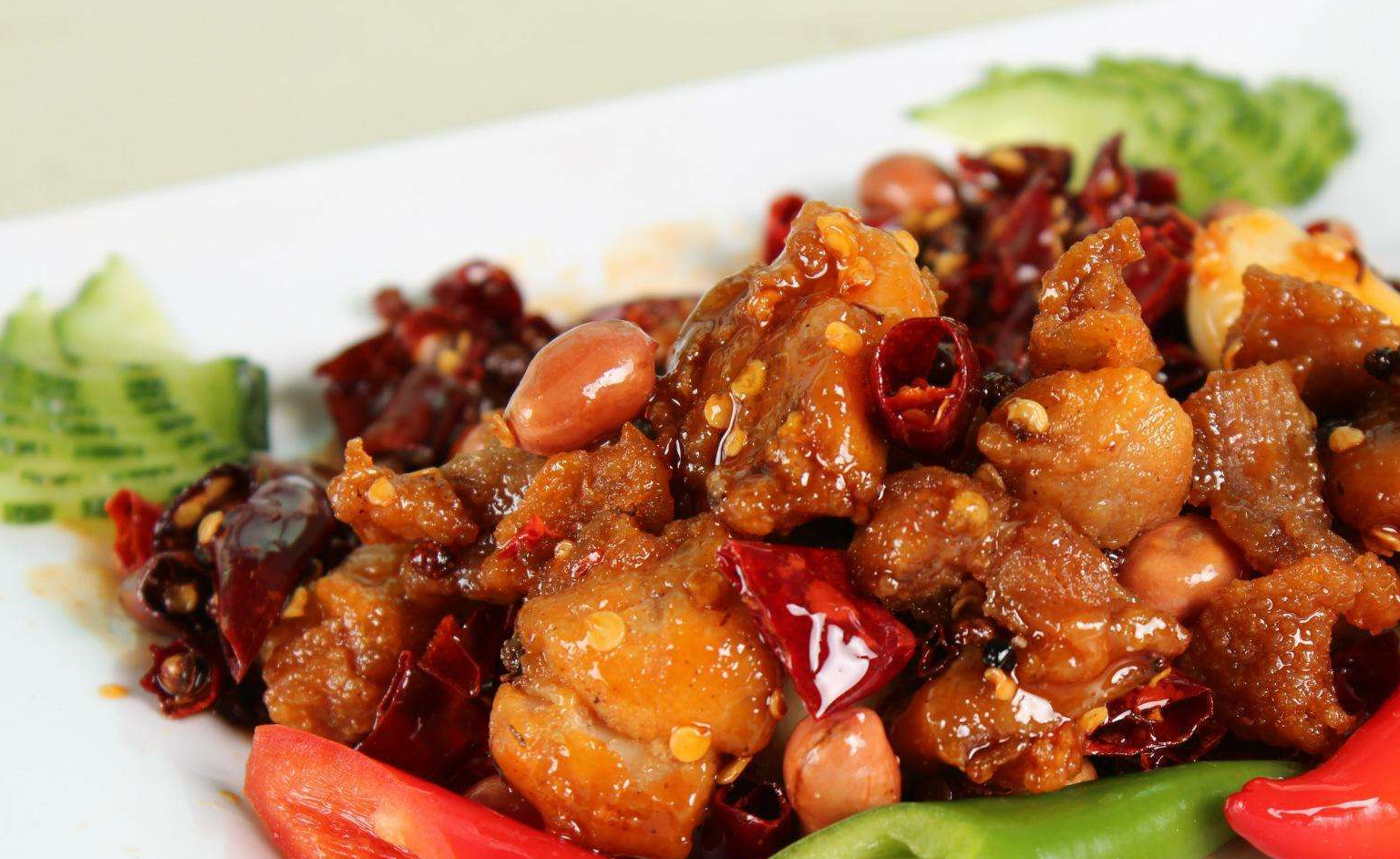 逢年过节家家户户的餐桌上一定会有,超辣的口味,下饭倍儿香_辣子鸡