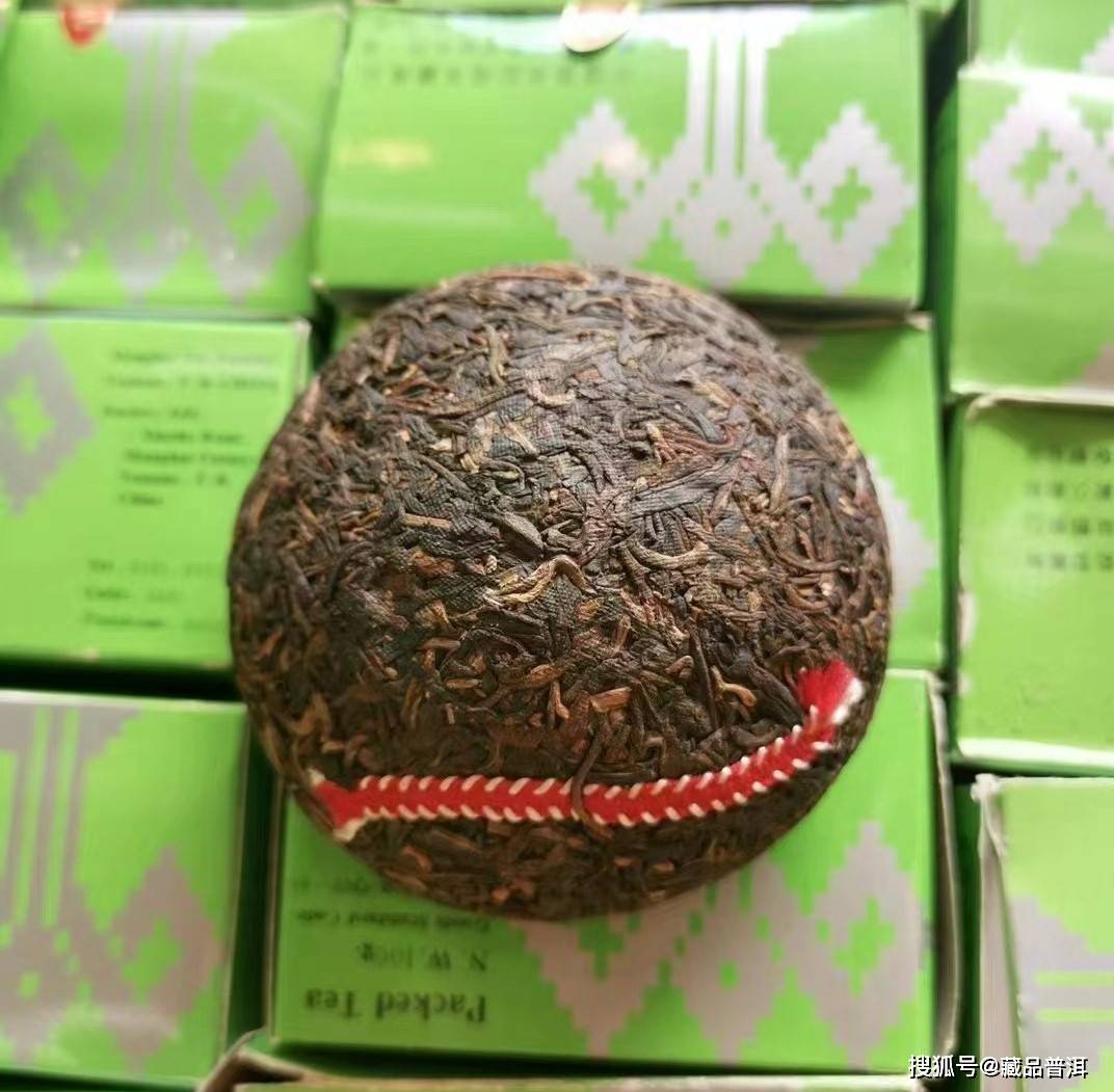 大益2003年熊猫沱,花标,红标批次对比!实拍细节_沱茶