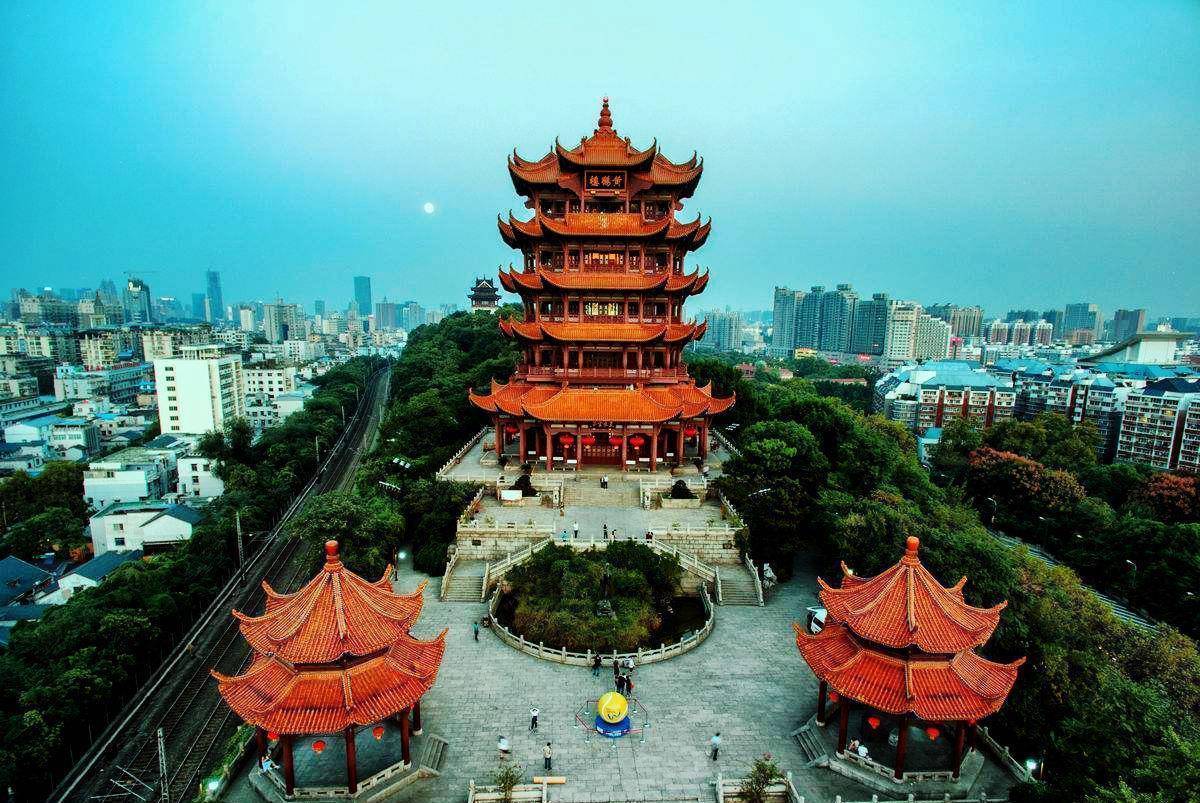 武汉"傻眼"钉子户,曾凑热闹索要高价赔偿,最终却成为笑话_进行_过程