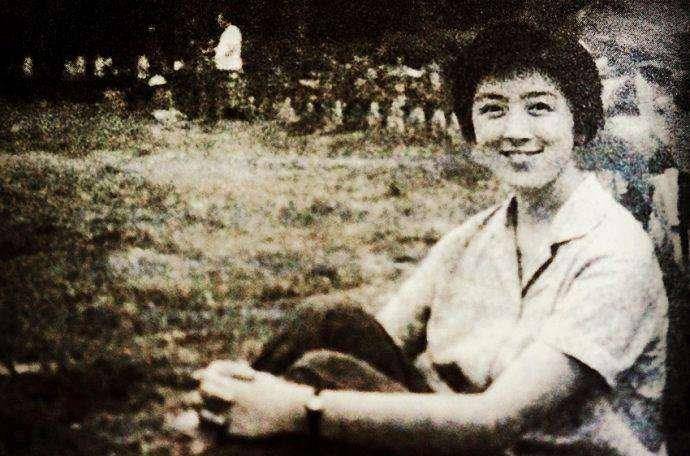 她2岁父母离异,24岁母亲跳楼,26岁男友割腕,31岁车祸身亡_姚姚_程述尧