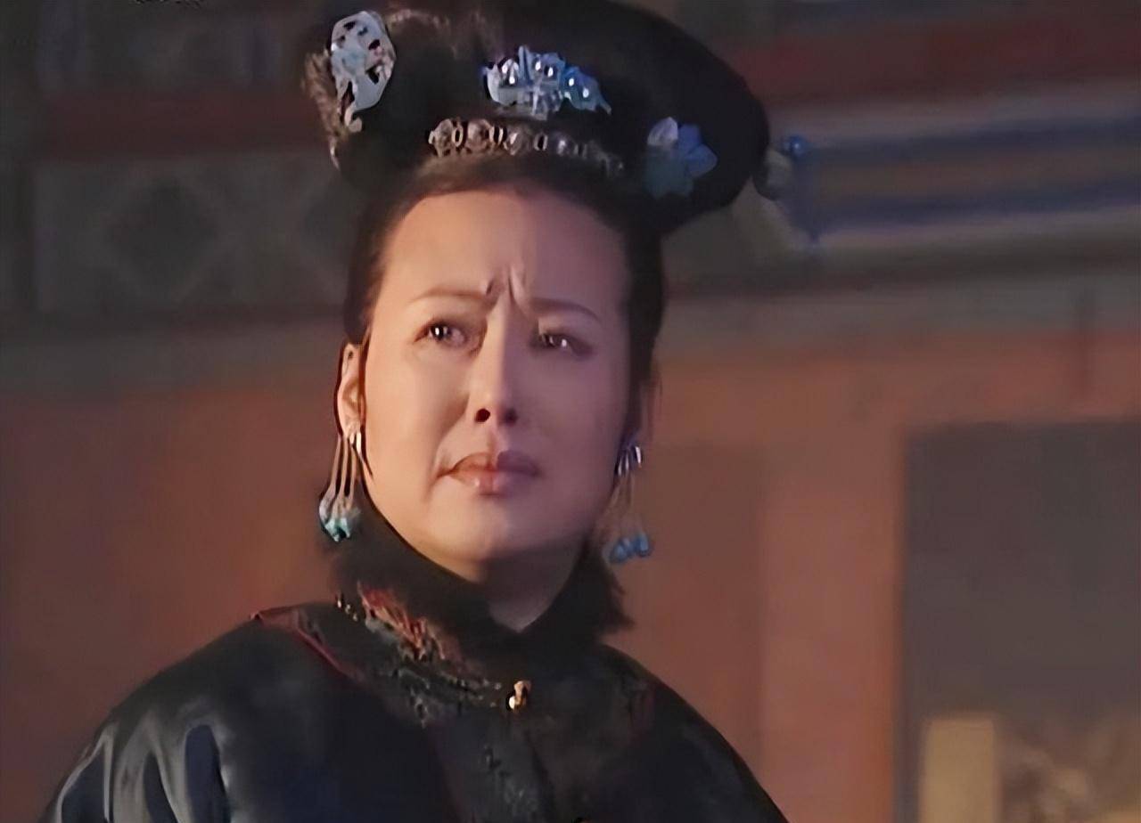 孝庄:13岁给姑父当小老婆,中年干翻多尔衮,晚年停灵37年没入土_皇太极