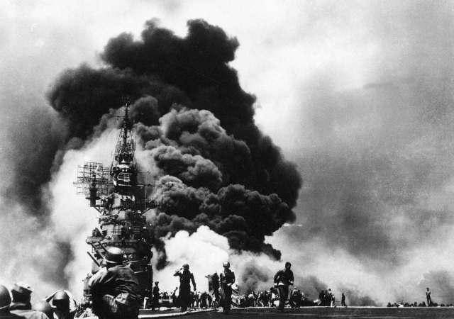 太平洋战役最残忍的一幕,完全颠覆人类战争观,美国舰队胆战心惊