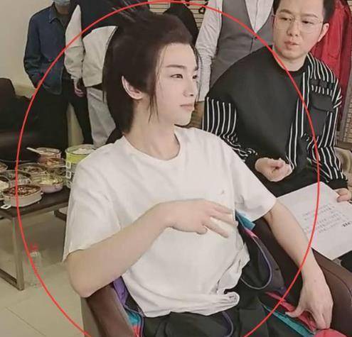 贾玲_版本_华晨宇