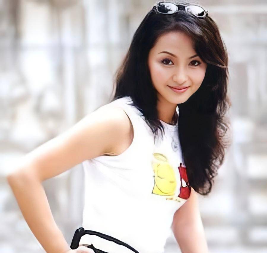 《还珠格格2》播出之后爆红,刘丹也因此名