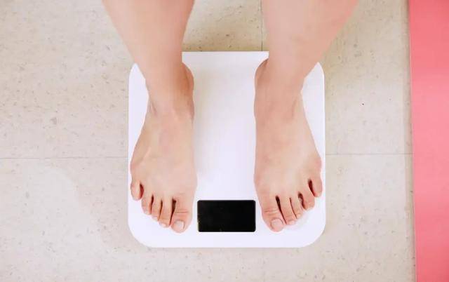 女性过了50岁,体重在多少斤才合适?对照一下,或许你并