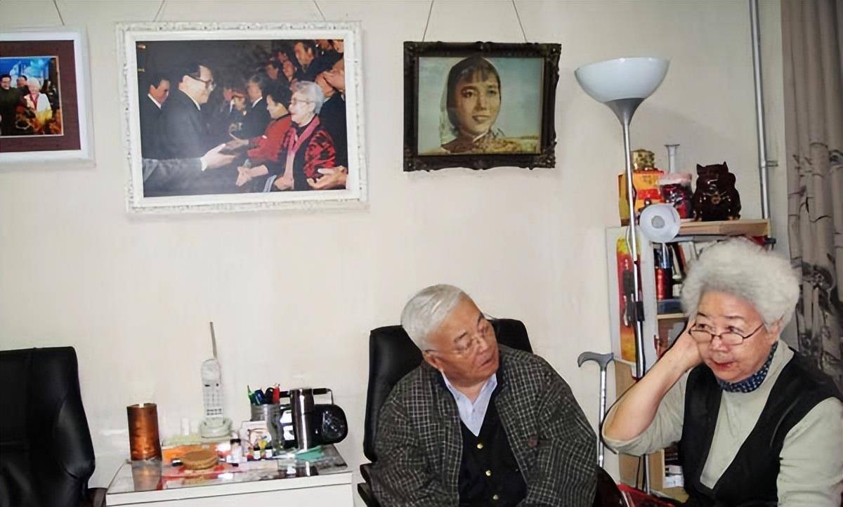 95岁白毛女:贫家女到艺术家,一家四口患癌,宁吃烂菜也不做代言_田华