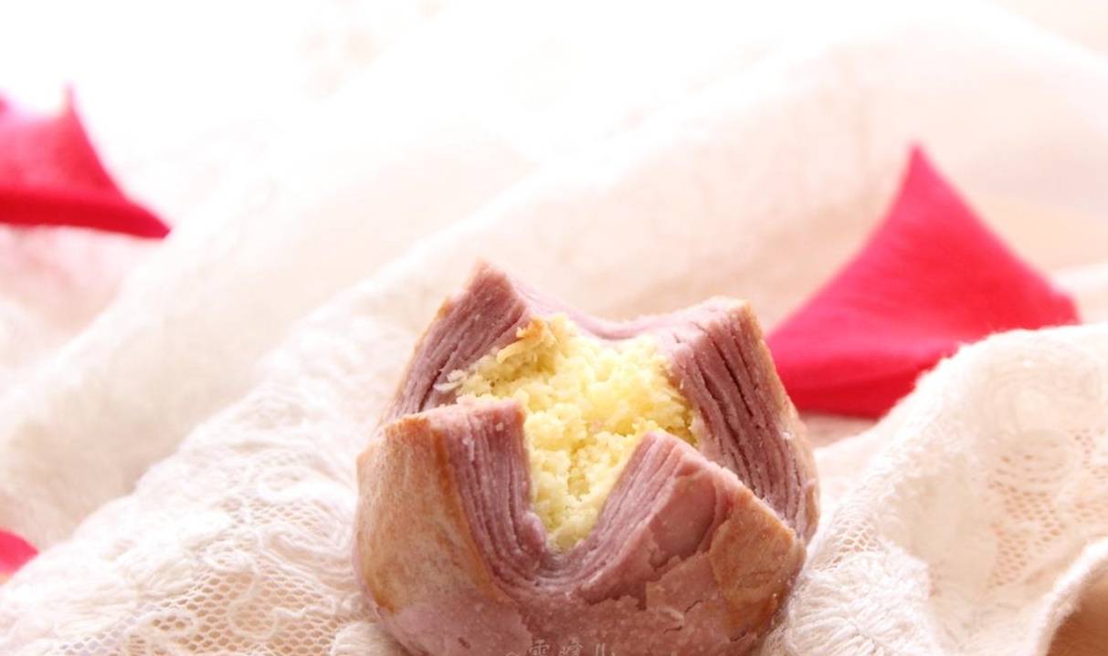 我用烤箱烤出了荷花酥,漂亮简单零失败吃起来酥的掉渣_椰蓉_玉米油