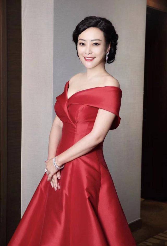 41岁郝蕾身材绝了!