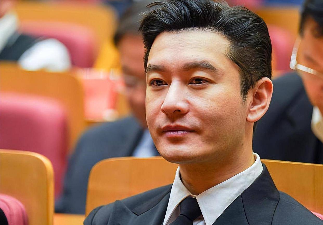 人民大会堂镜头好真实,成为明星真实颜值的照妖镜_状态_海清_黄渤